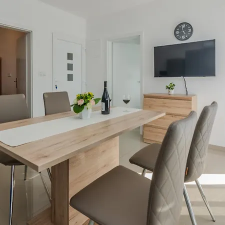 Apartment With A Parking Space - Kozjak, - 23400