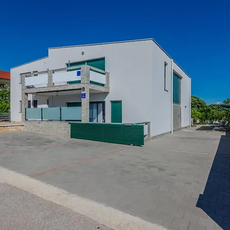 With A Parking Space - Kozjak, - 23400 Apartment *